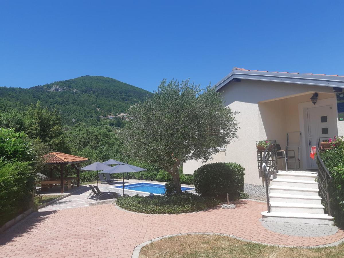 Apartment Opatija Lovran Exteriör bild