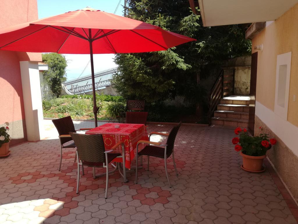 Apartment Opatija Lovran Exteriör bild